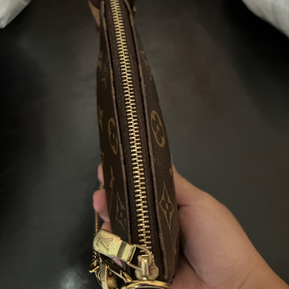 LV Pochette accessories - Picture 9 of 12